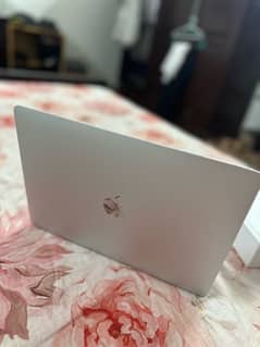 Apple MacBook pro 2022 with m2 chip