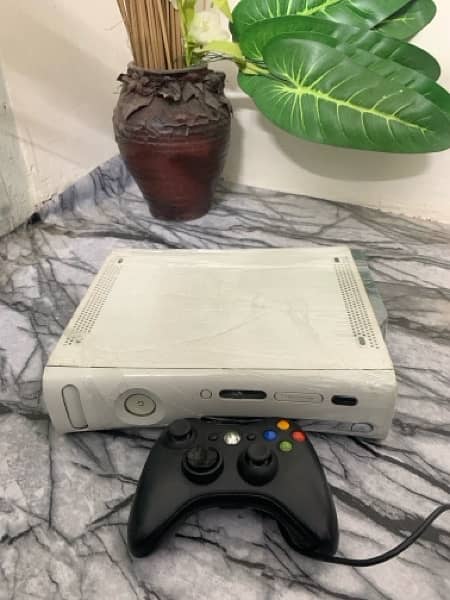 XBOX 360 jailbreak model 250 gb with all assesories just buy and use 0