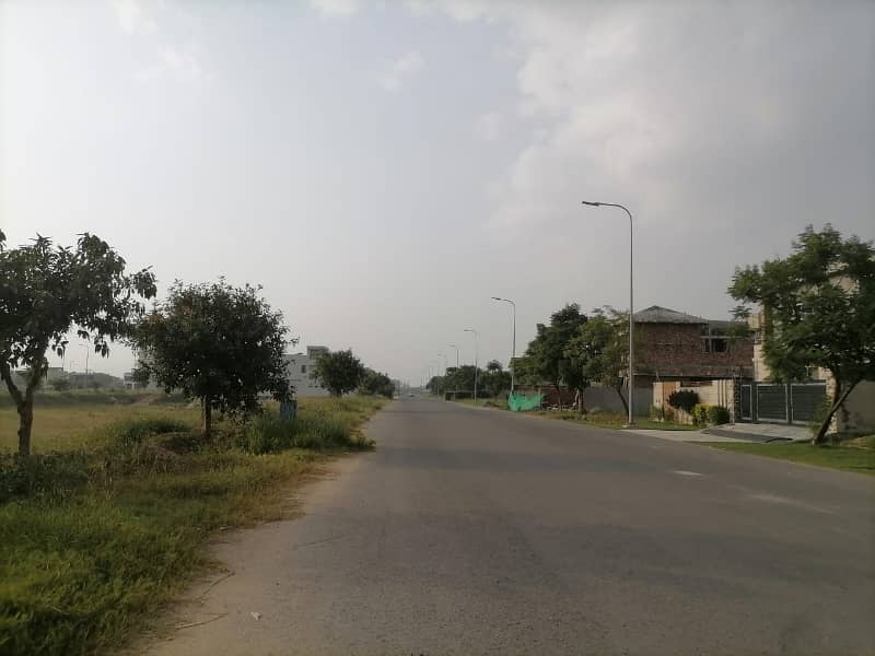 60ft wide Road Plot on Attractive Price 5