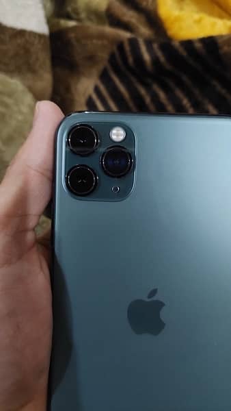 I'm selling my iPhone 11 pro max 256gb non pta 1