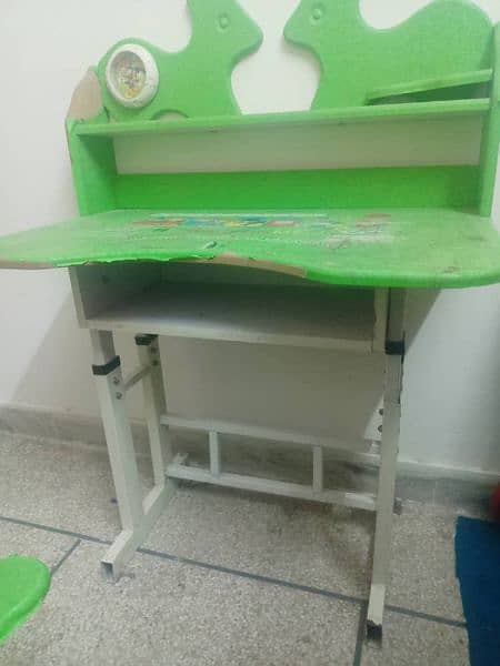 Kids study table with chair 2