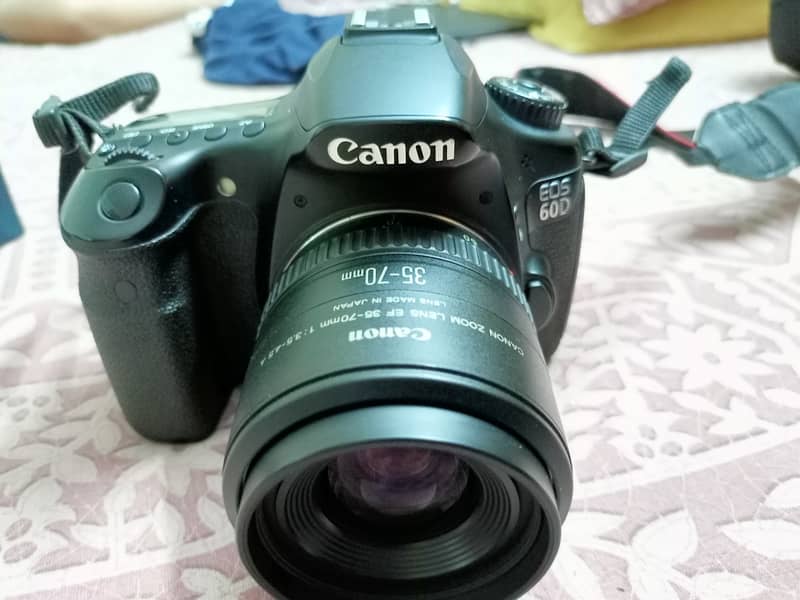 Canon 60d camera with badly and accessories 2