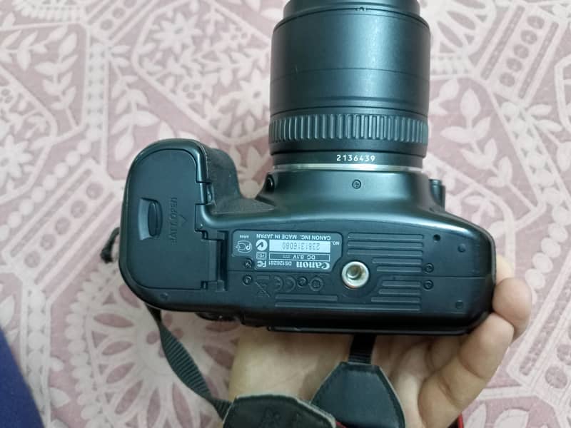 Canon 60d camera with badly and accessories 8