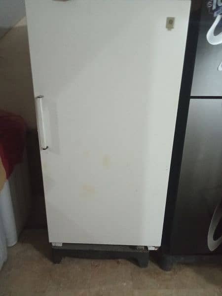 Refrigerator imported white color 0
