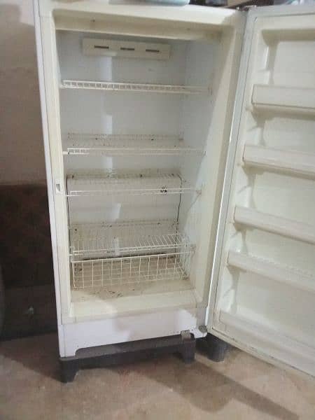Refrigerator imported white color 4