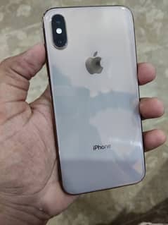 iphone Xs Golden color