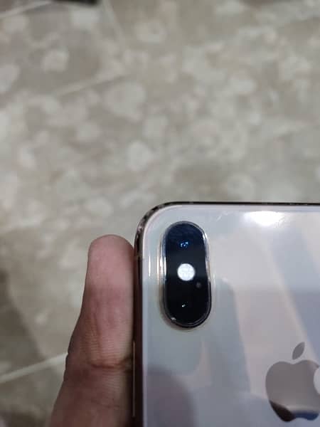 iphone Xs Golden color 2