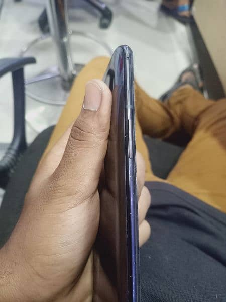 one plus 6T 8/128 4