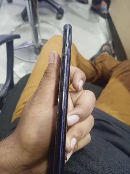 one plus 6T 8/128 5