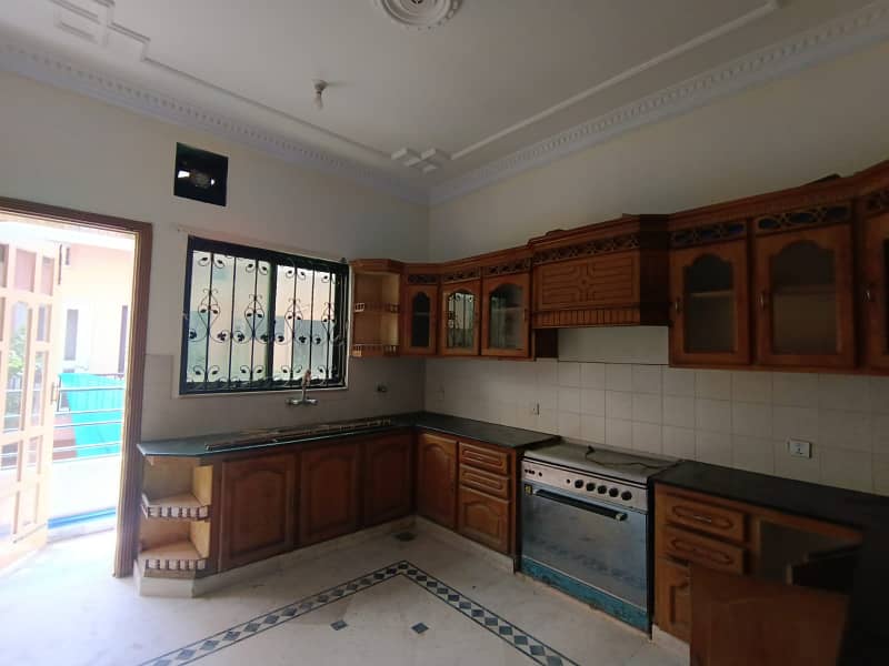1 Kanal Upper Portion Available For Rent Ideally Located In I-8/3 Near Kachnar Park 5