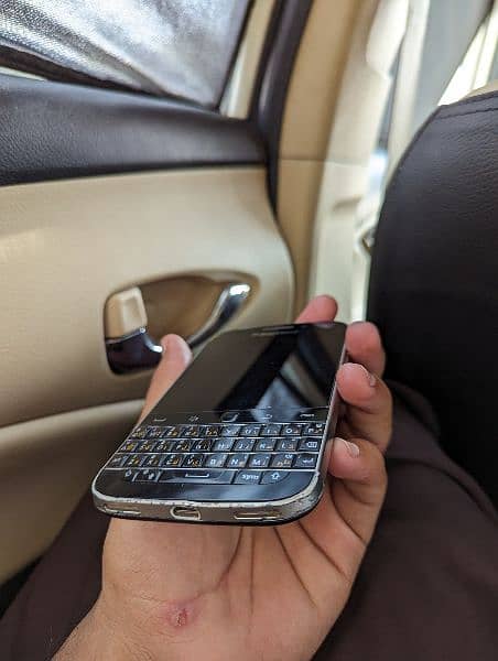 Blackberry Q20 Classic PTA Approved 1