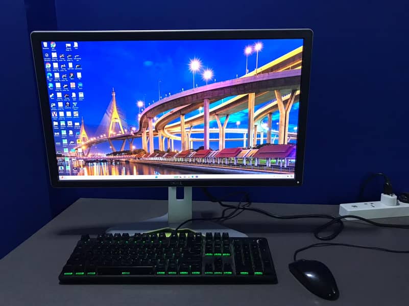 Gaming Desktop with screen 4k 28 inch 1
