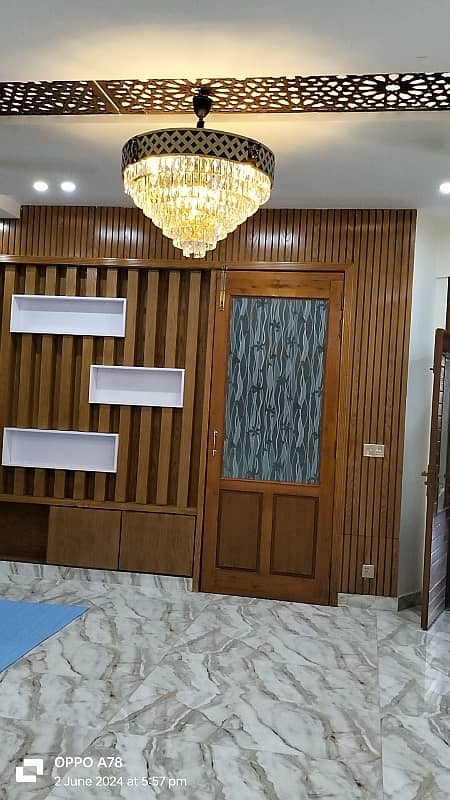 10 Marla luxury vip beautiful slightly used house for sale in bahria town Lahore 8