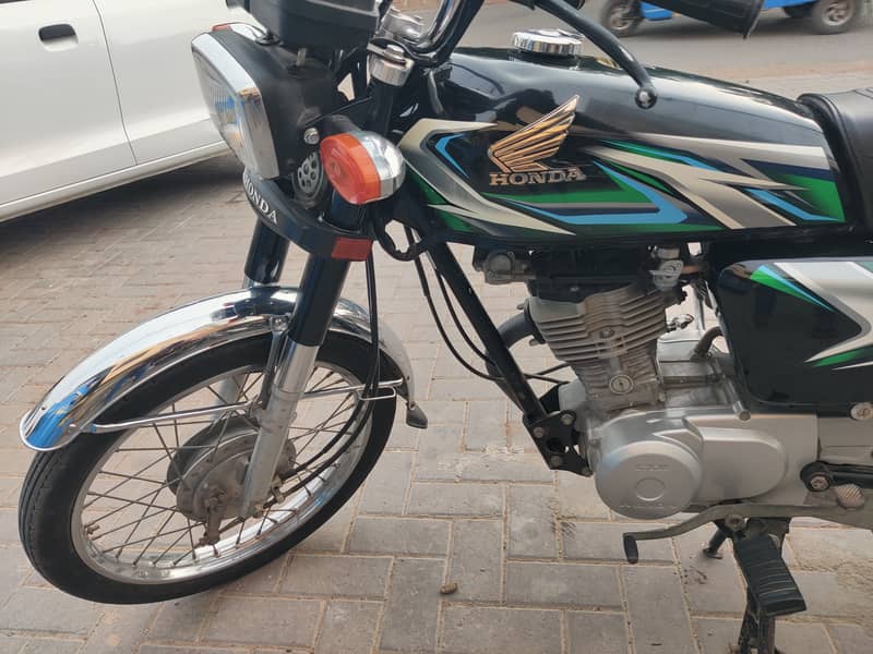 Honda 125 2023 Karachi number 9