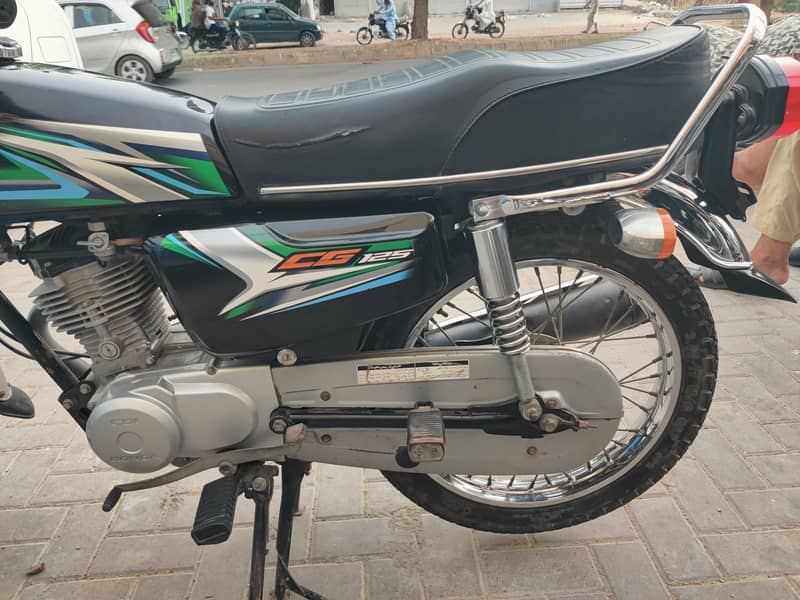 Honda 125 2023 Karachi number 10