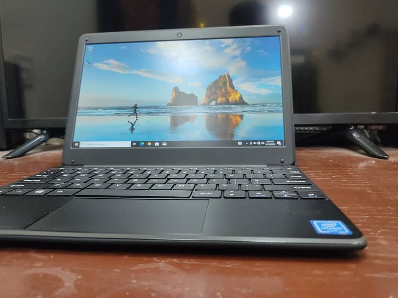 New Laptop . UK Purchased (03164985097) 0