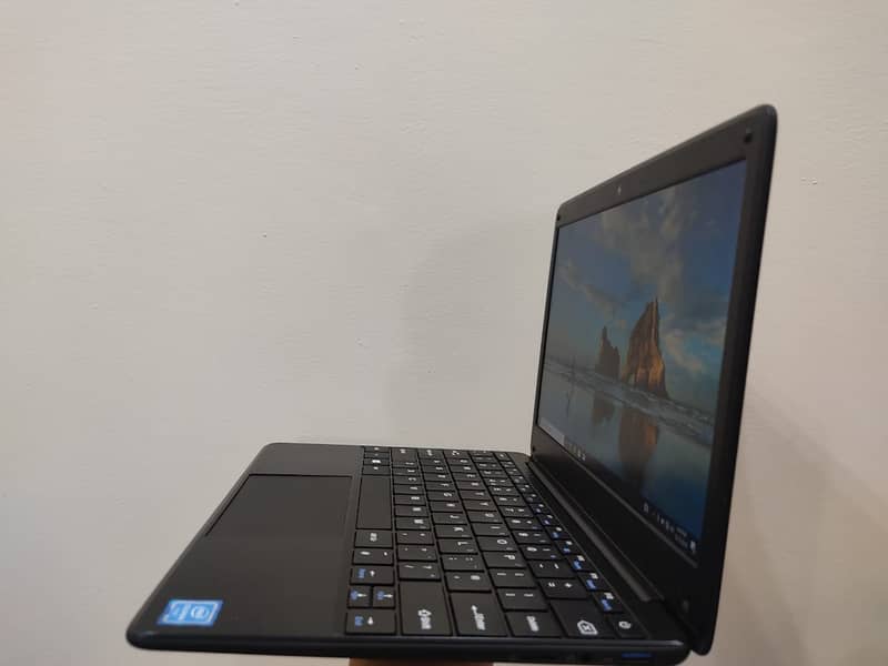 New Laptop . UK Purchased (03164985097) 5