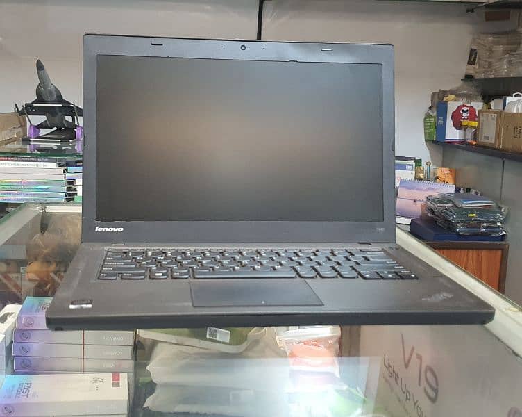 Lenovo core i3 gen 4th 1