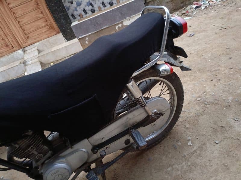 honda 125 karachi nambr 9