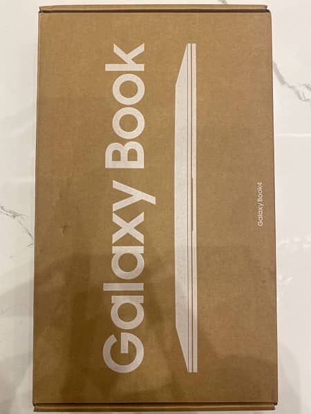 Samsung Galaxy Book4 (SILVER) 1