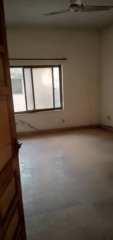 Ground Floor Flat For Sale Extra land 2400 seqfet 8