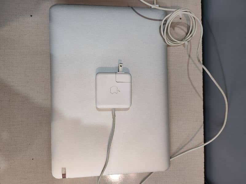 Apple Macbook Air 2016 8