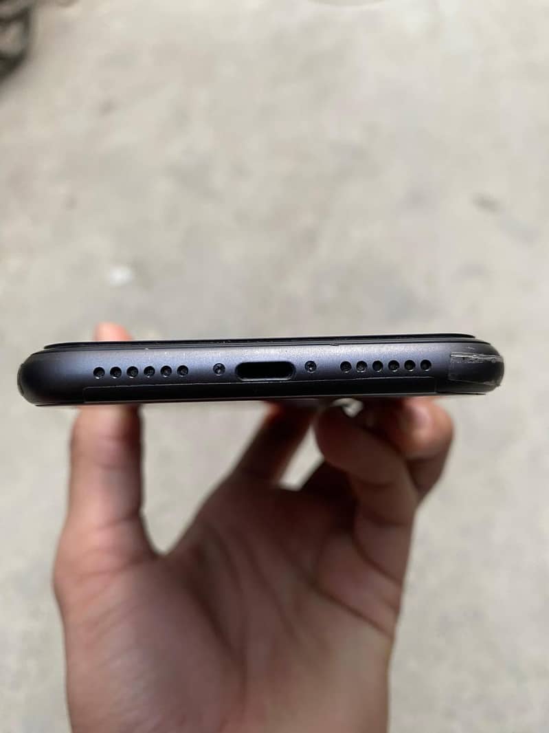 Iphone 11 Non PTA jv     Whatsapp only 030=91688=517 4