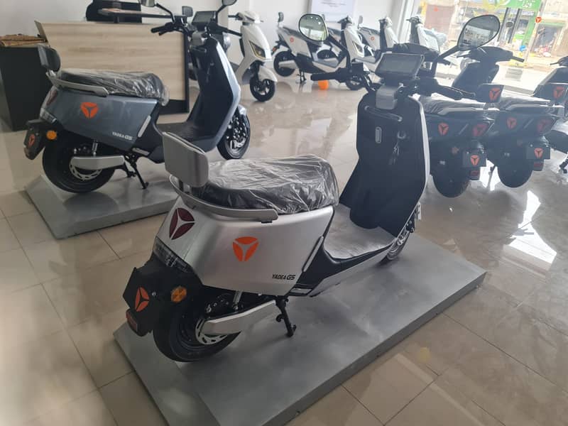 Yadea G5 Electric Scooty | Electric Scooter 7