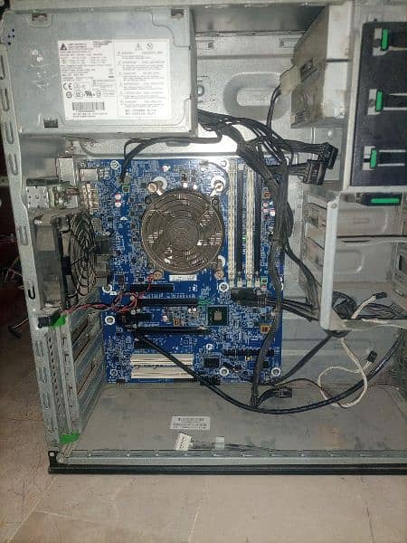 HP Z220 ( DEAD) with processor RAM, SUPPLY and LCD 19" 3