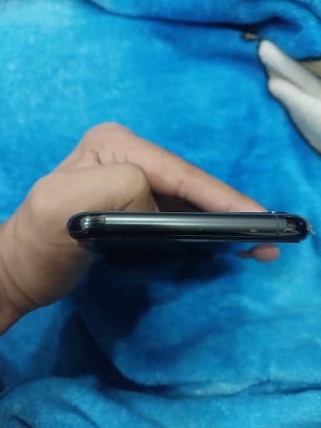 IPHONE 11 Pro Max “ Non PTA” Factory Unlock 5