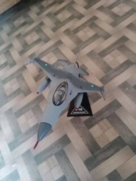 F-16 fighter Jet      12 inches 1