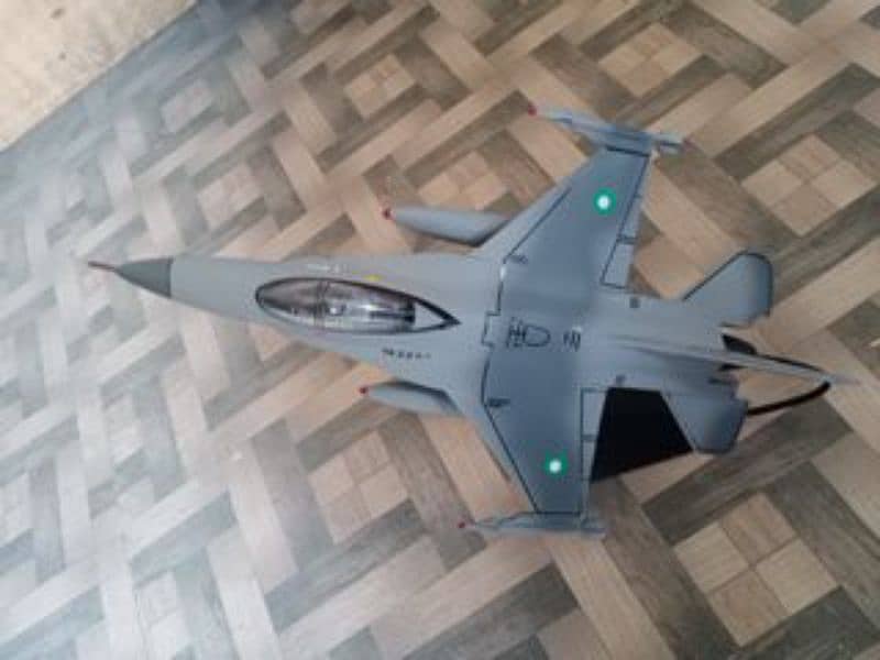 F-16 fighter Jet      12 inches 5