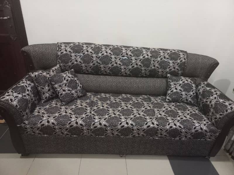 5 seater sofa 0