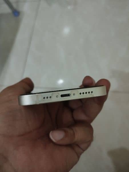 Apple iPhone 13 7