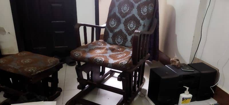 Rocking chair  with foot rest 0