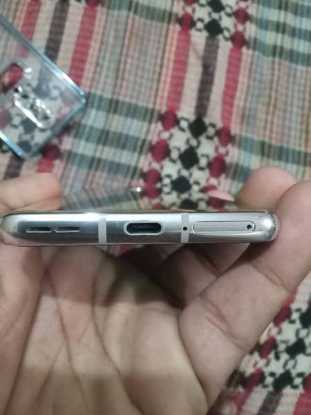 OnePlus 8 5g 8gbram 128 storage 10/10 condition minor shade only phone 6