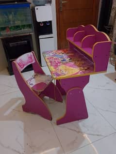 Kids study table for sale in good condition