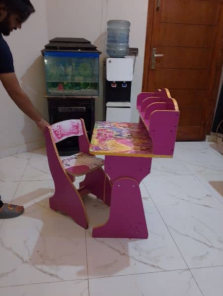 Kids study table for sale in good condition 4