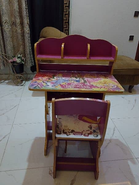Kids study table for sale in good condition 6