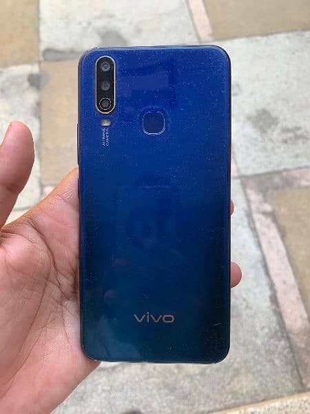 Vivo Y15 1