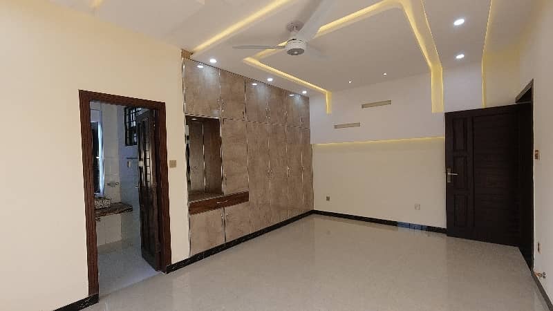 House Spread Over 1250 Square Feet In Chatha Bakhtawar Available 1