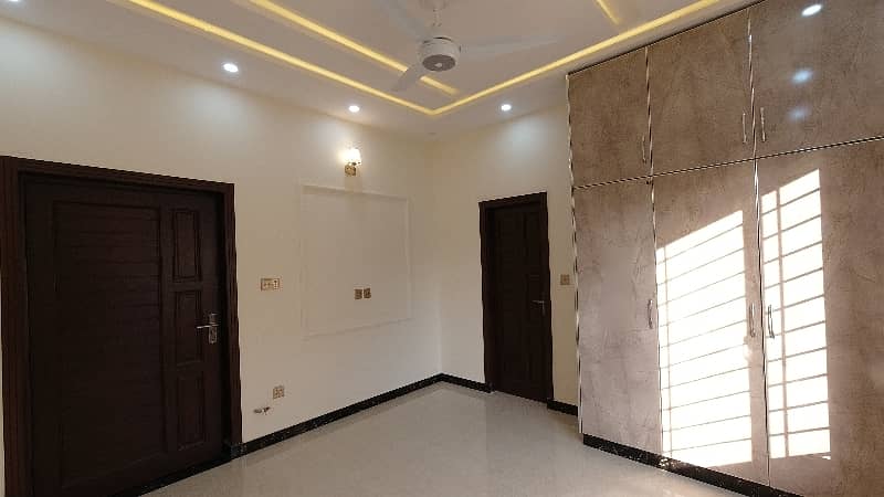 House Spread Over 1250 Square Feet In Chatha Bakhtawar Available 4