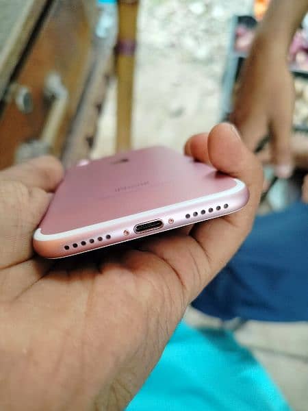 Iphone 7 32GB 10 By 10 condition ByPass Non pta 87% Battery health 1