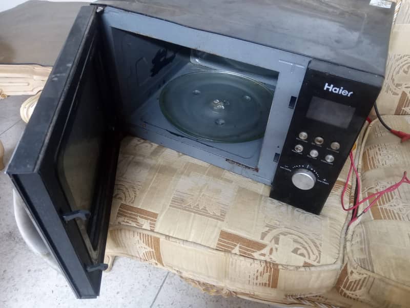 Haier micro oven for sale condition 10by10 2