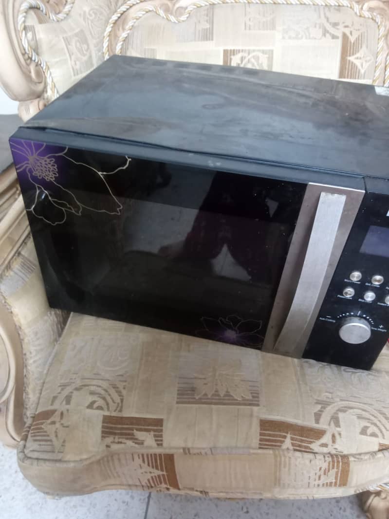 Haier micro oven for sale condition 10by10 4