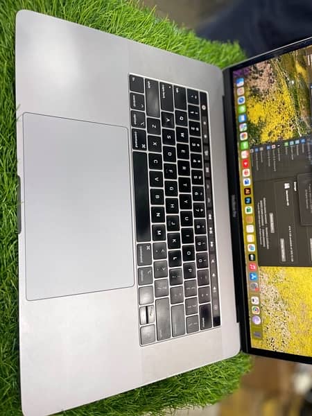 Macbook Pro 2018 16” Touch Bar -16Gb 1TB Ssd - 4Gb Graphics card - ci7 6