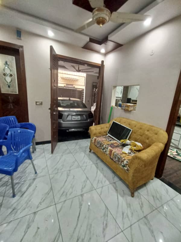 Allama Iqbal Town Nargis Block 5 Marla House For Sale 8