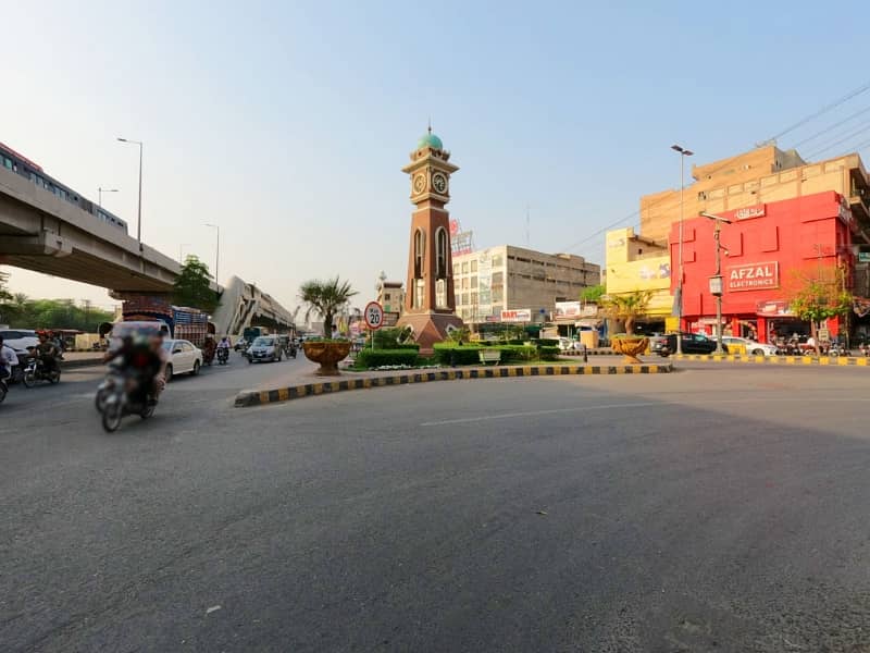 393 Square Feet Building For Sale In Mozang Chungi Lahore 4