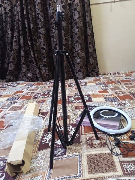 ring light with long stand 1