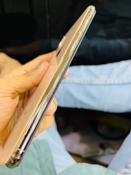 iphone Xs max 256gb pta approved 6
